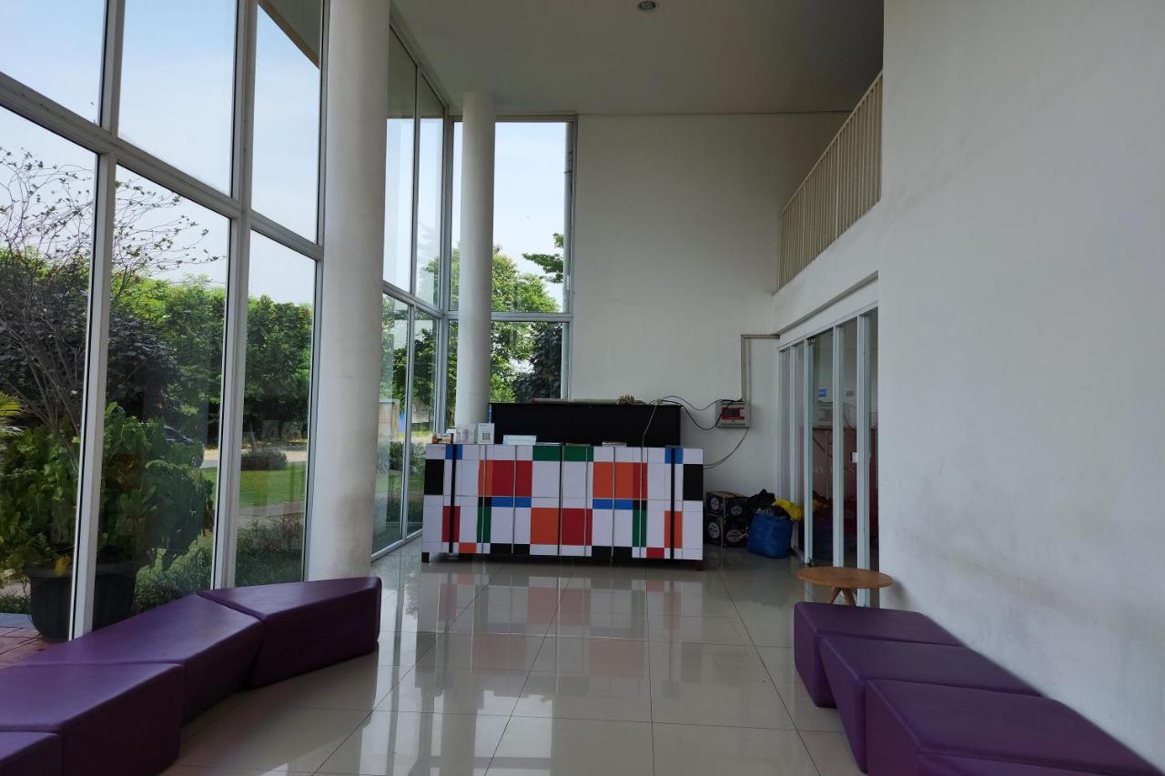 Barata Hotel Near Bandara Soekarno Hatta Tangerang Exterior photo