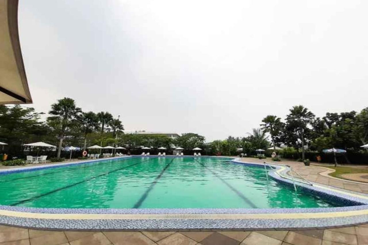 Barata Hotel Near Bandara Soekarno Hatta Tangerang Exterior photo