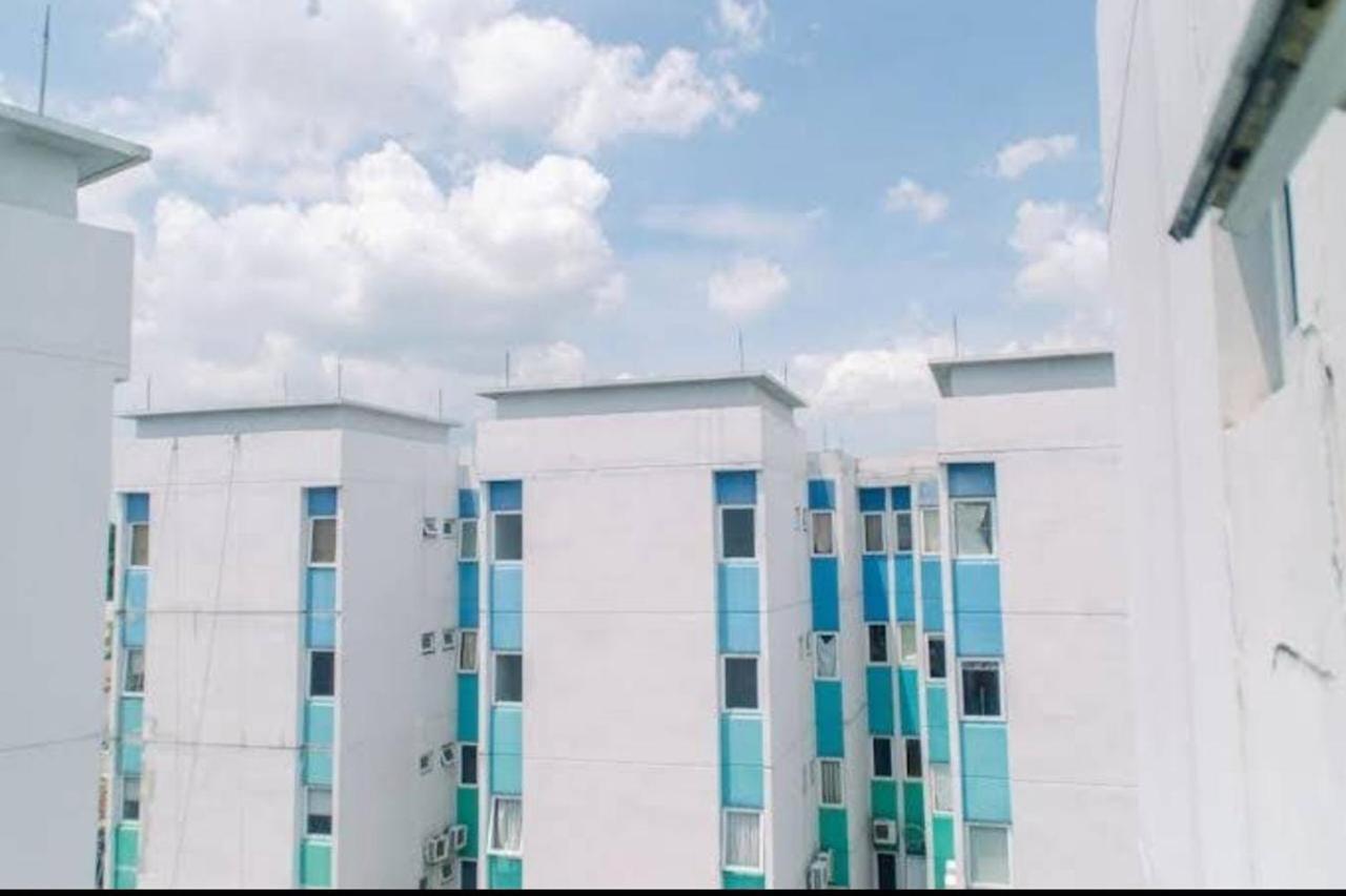 Barata Hotel Near Bandara Soekarno Hatta Tangerang Exterior photo