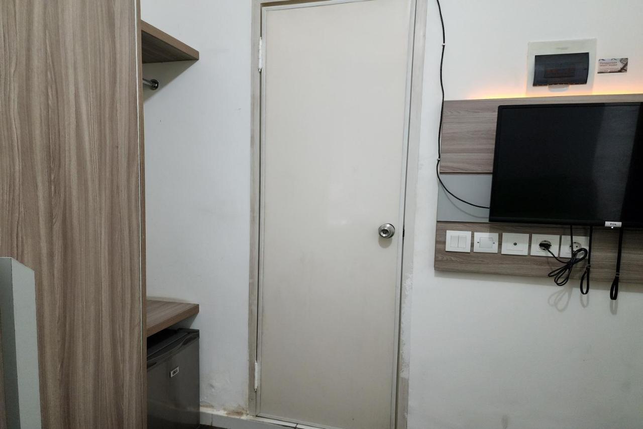 Barata Hotel Near Bandara Soekarno Hatta Tangerang Exterior photo