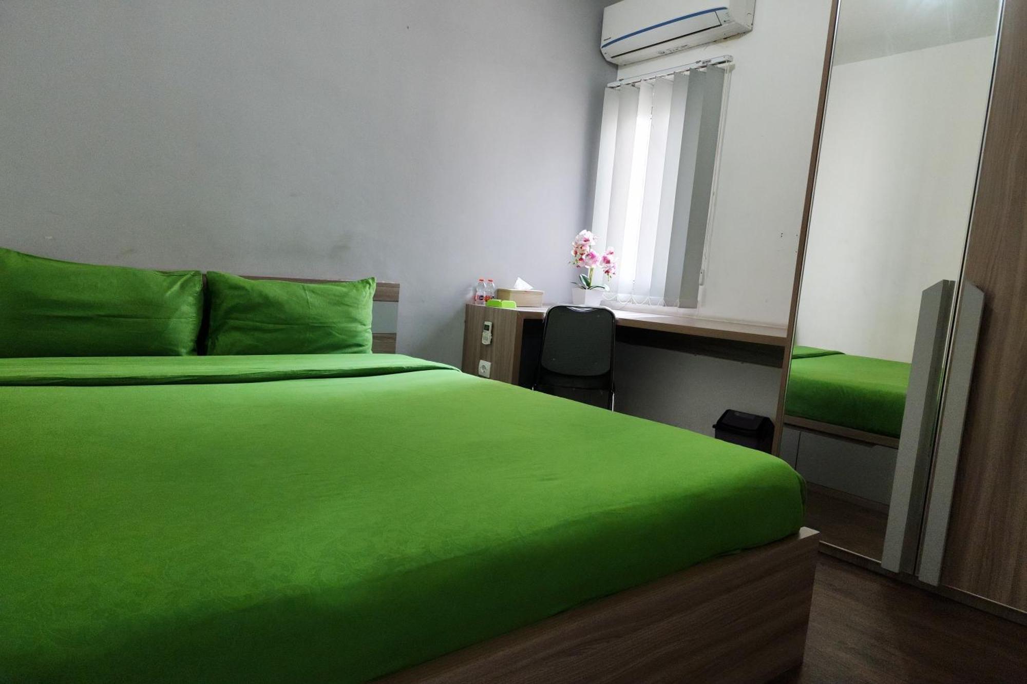 Barata Hotel Near Bandara Soekarno Hatta Tangerang Exterior photo